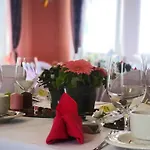 Haus Hainstein 3* Άιζεναχ
