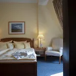 Haus Hainstein 3* Άιζεναχ