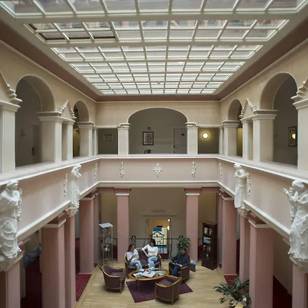 Haus Hainstein Otel 3*