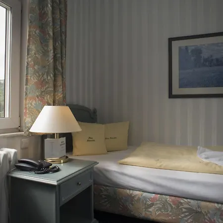 Haus Hainstein Отель Эйзенах